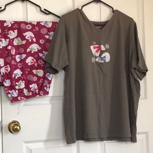 Pajamas set Capri pants. Short sleeve top